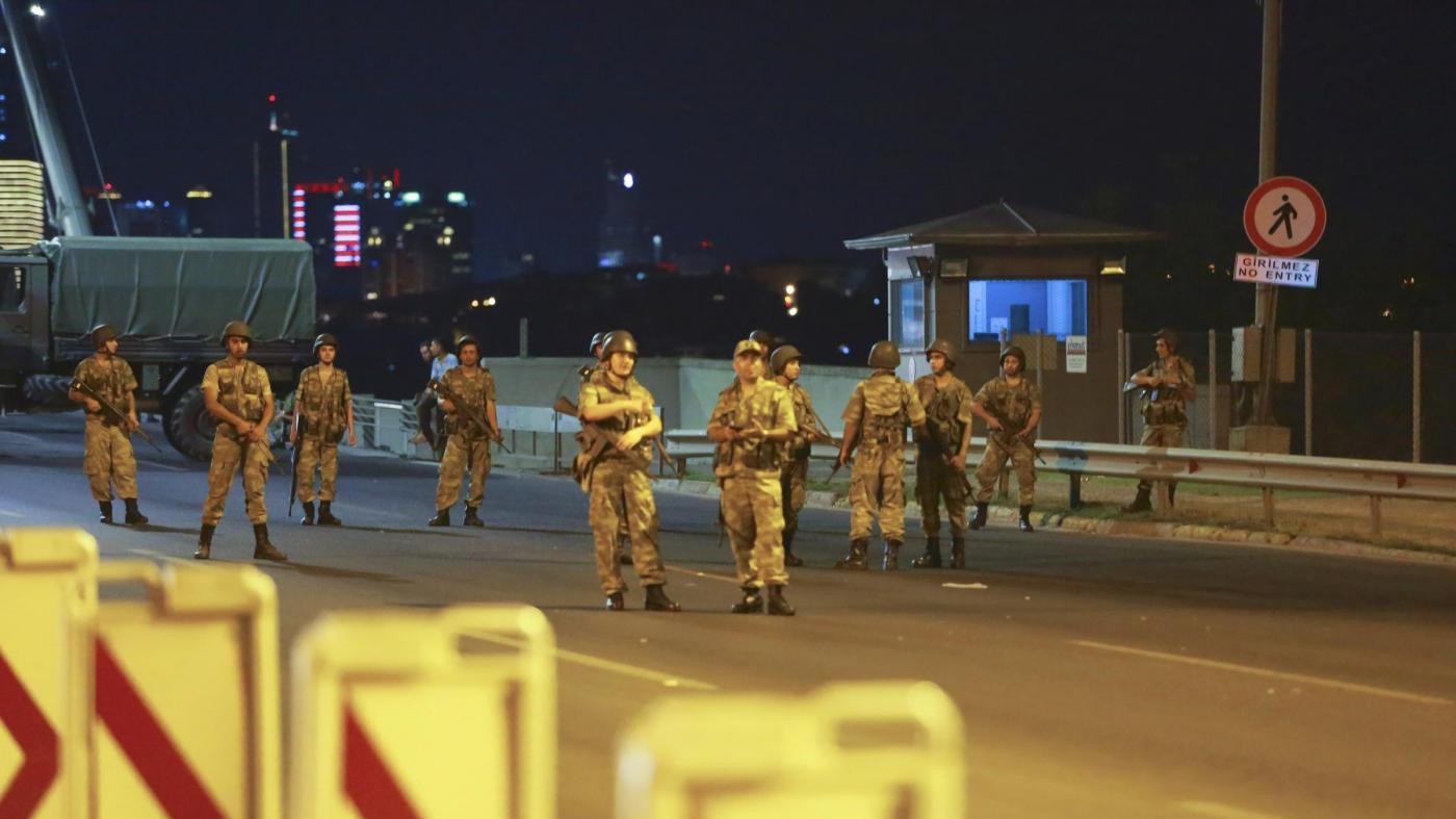Caos in Turchia, colpo di stato dei militari