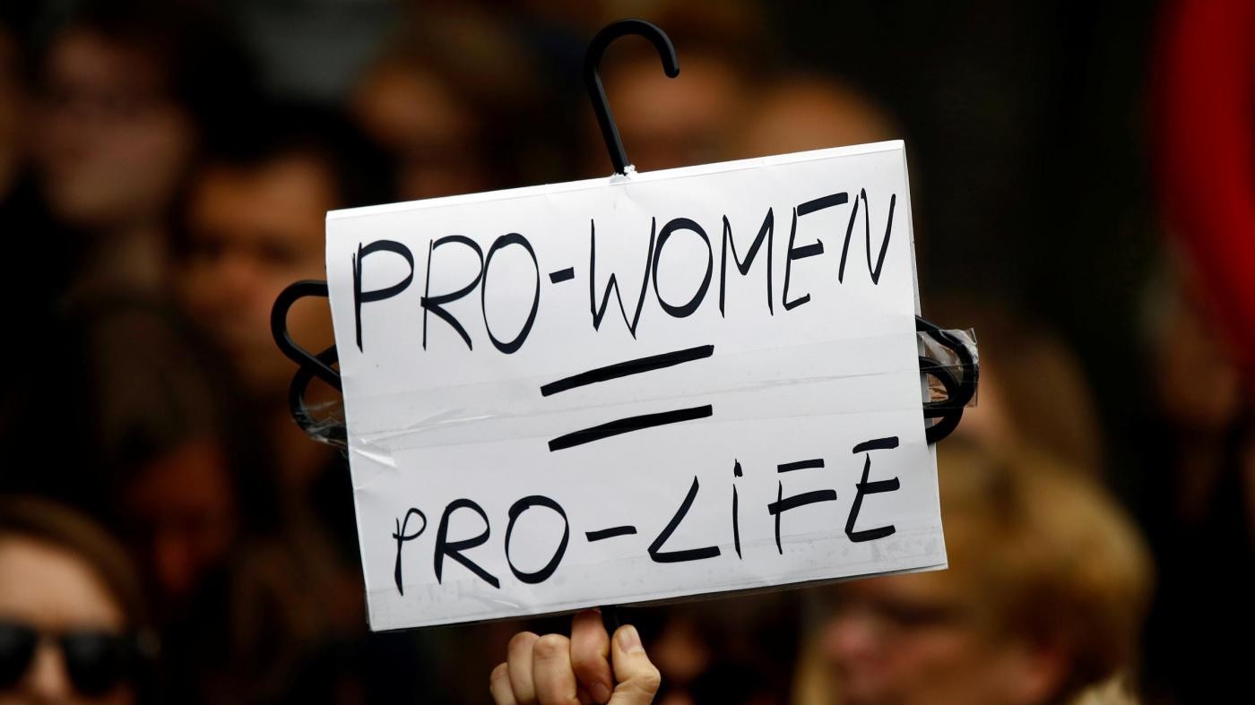Polonia, Parlamento boccia legge che voleva vietare aborto