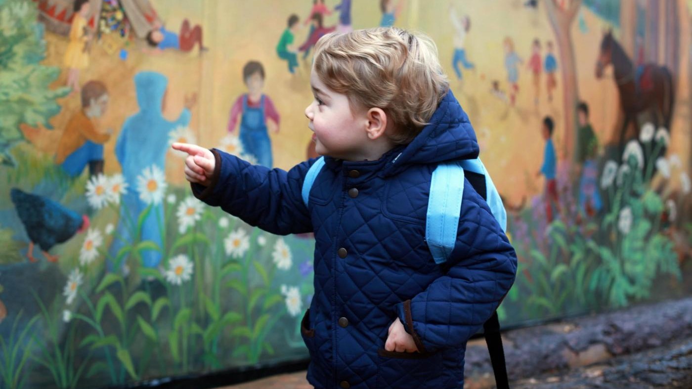 Principino George e William: primo giorno di asilo a confronto