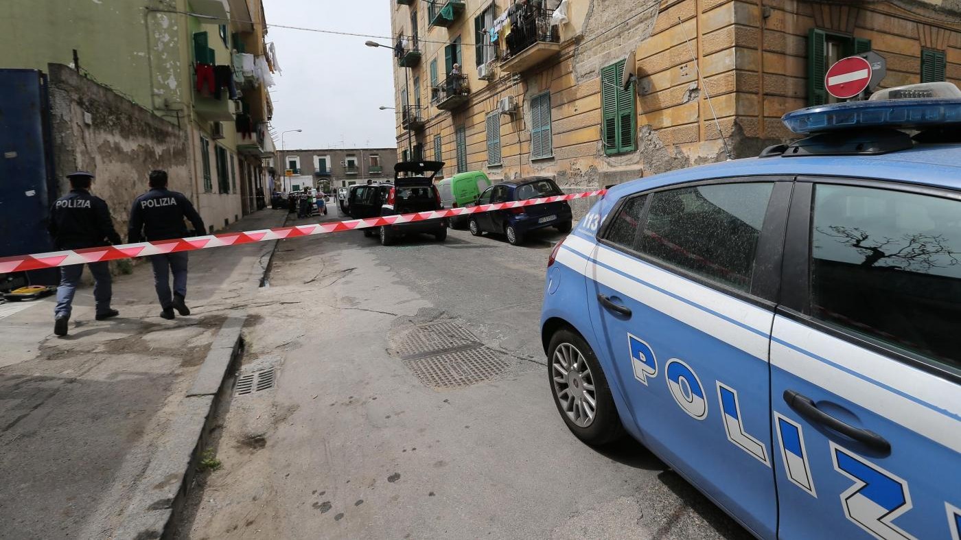 Napoli, lite a scuola: 14enne accoltellato da un compagno