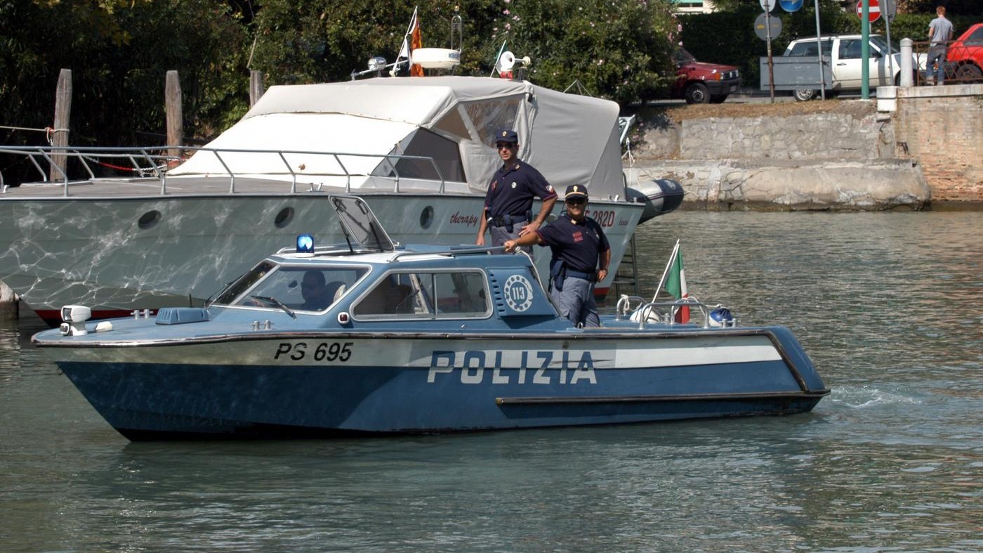 Venezia, cadavere affiora dalle acque a Sacca Fisola