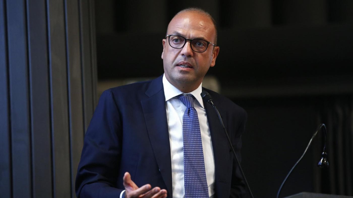 Terrorismo, Alfano: Espulso un cittadino tunisino da Siracusa