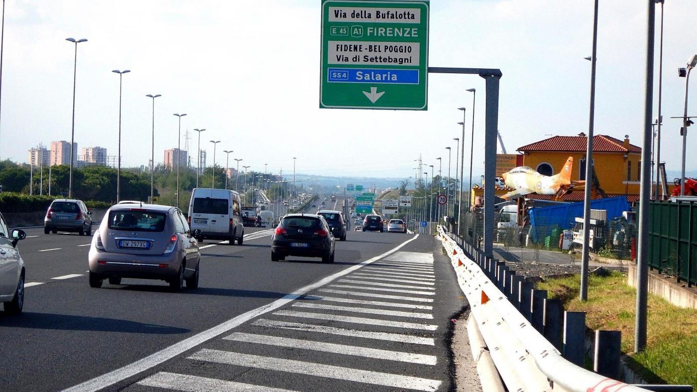 Incidente sul Gra, ferito operaio al lavoro: code in carreggiata