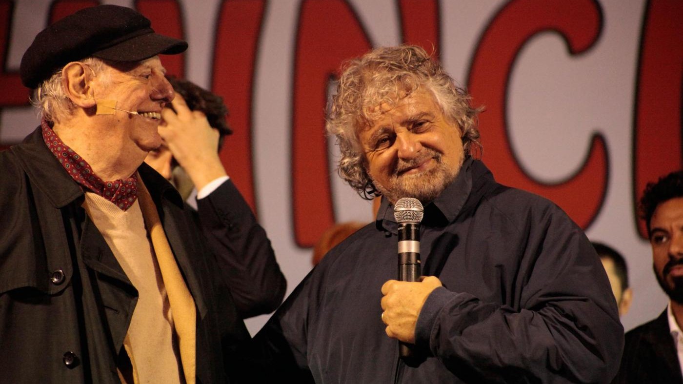 Beppe Grillo ricorda Fo: Dario sarai sempre con noi