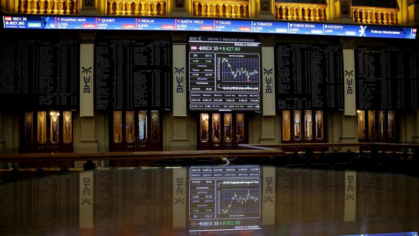 Borsa, Piazza Affari chiude in calo, Mediaset risale sul finale