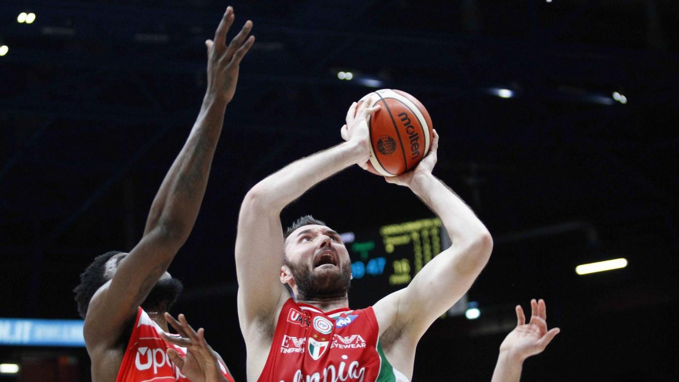 Basket, serie A: Milano in testa da sola, Varese ko 79-71