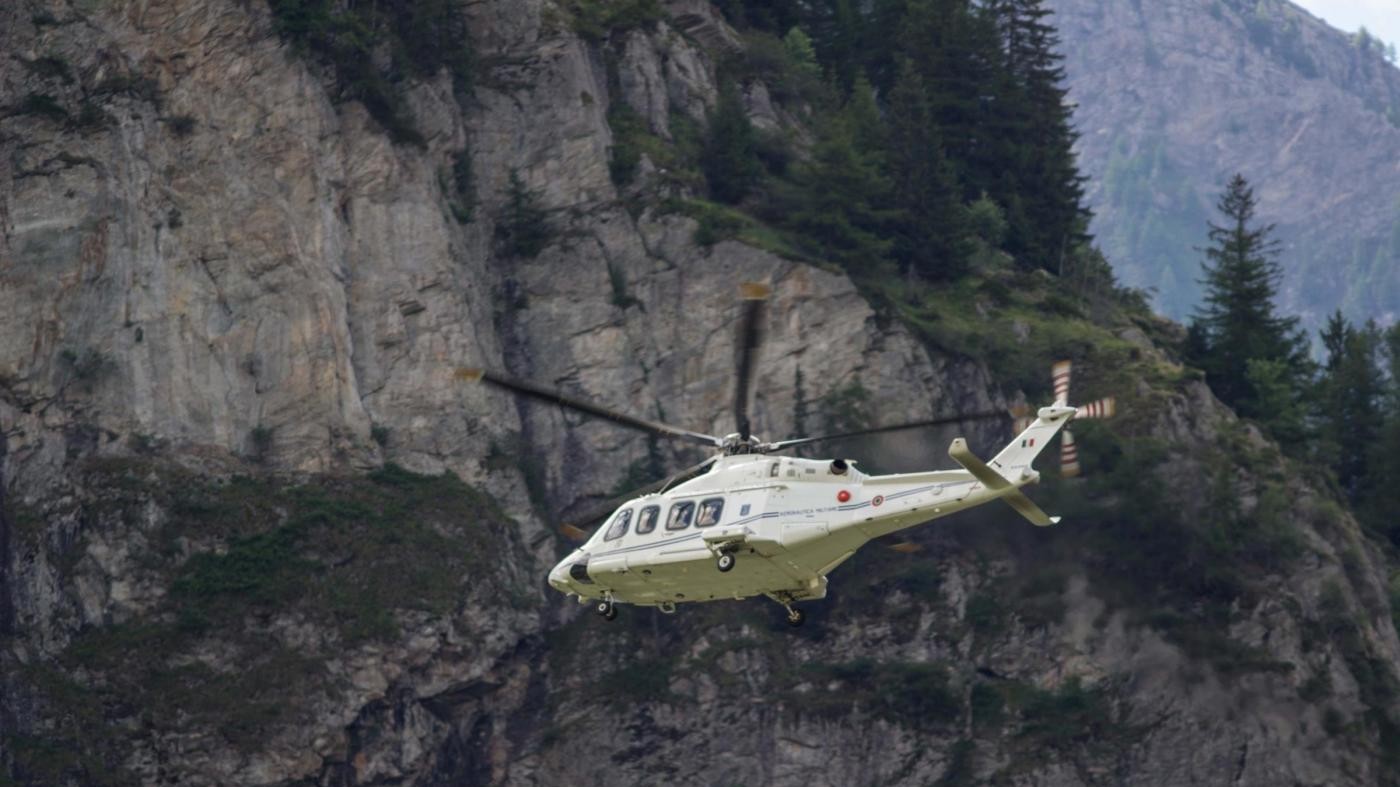 Guasto sulla funivia del Bianco, notte a 3mila metri per 33 persone