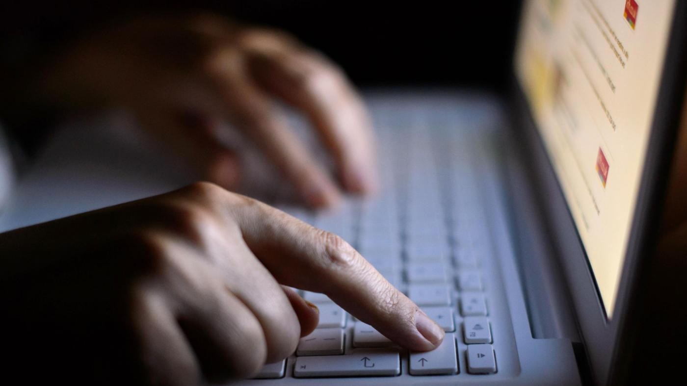Si suicida per video hot, la famiglia: Non doveva pagare 20mila euro per toglierlo