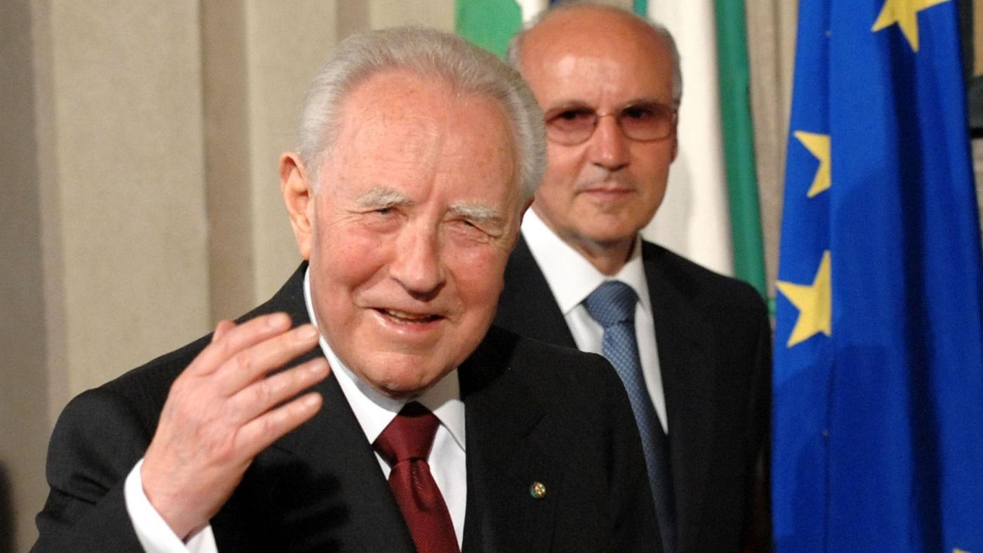 Ciampi, l’ex capo di Bankitalia che portò Italia nell’euro