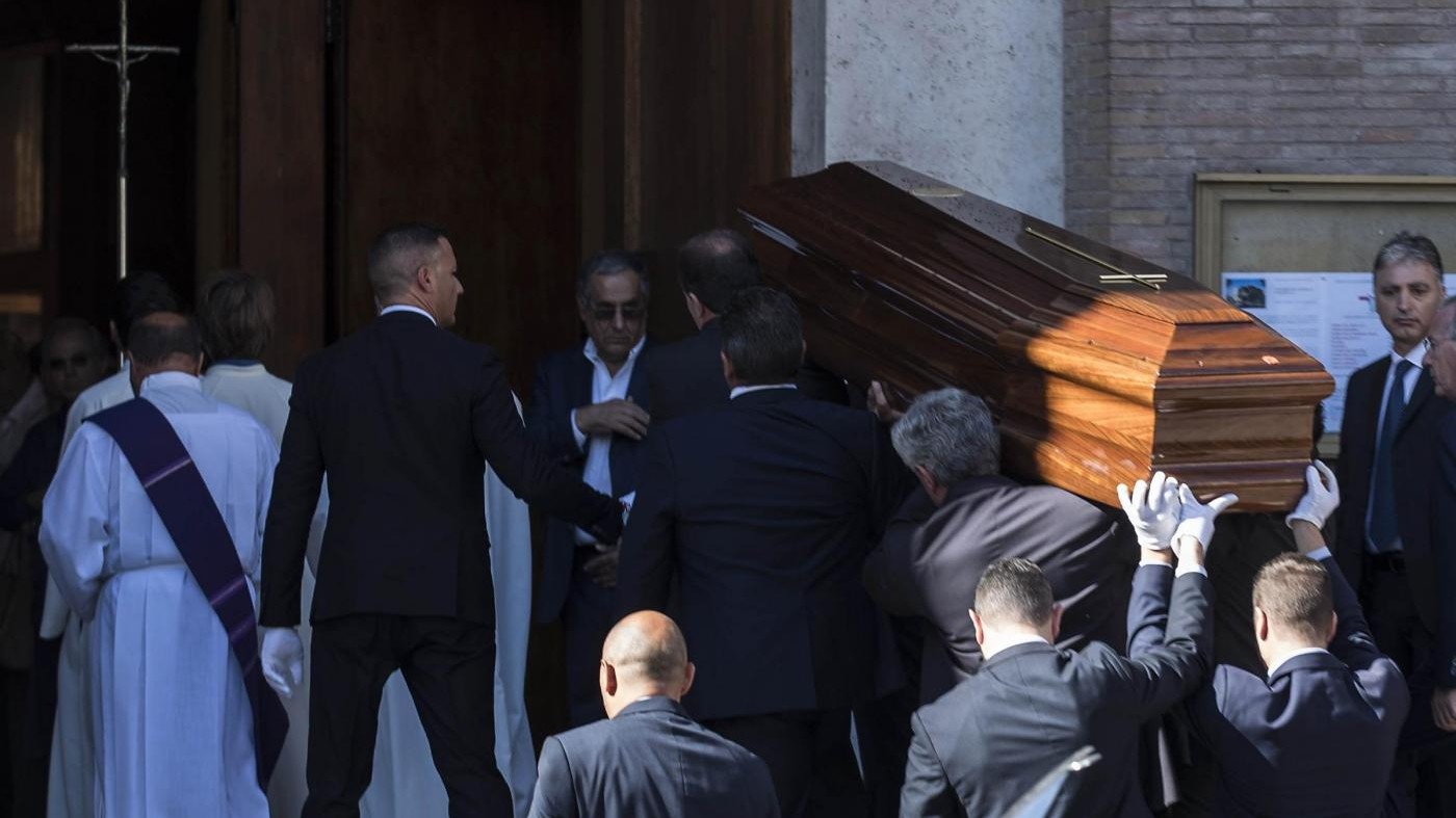 Addio al presidente Ciampi, ai funerali da Mattarella a Draghi