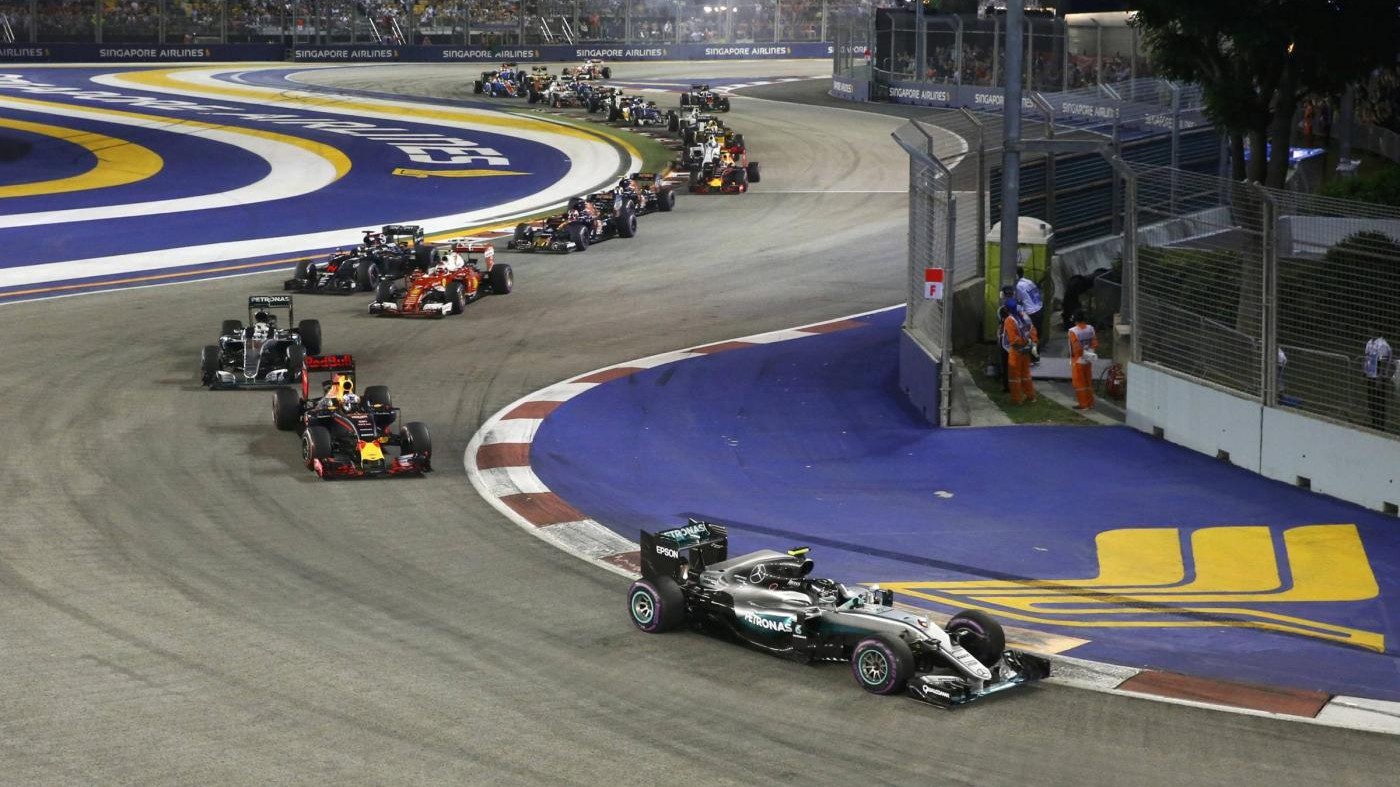 Gp Singapore: trionfa Rosberg ed è primo, Ferrari quarta e quinta