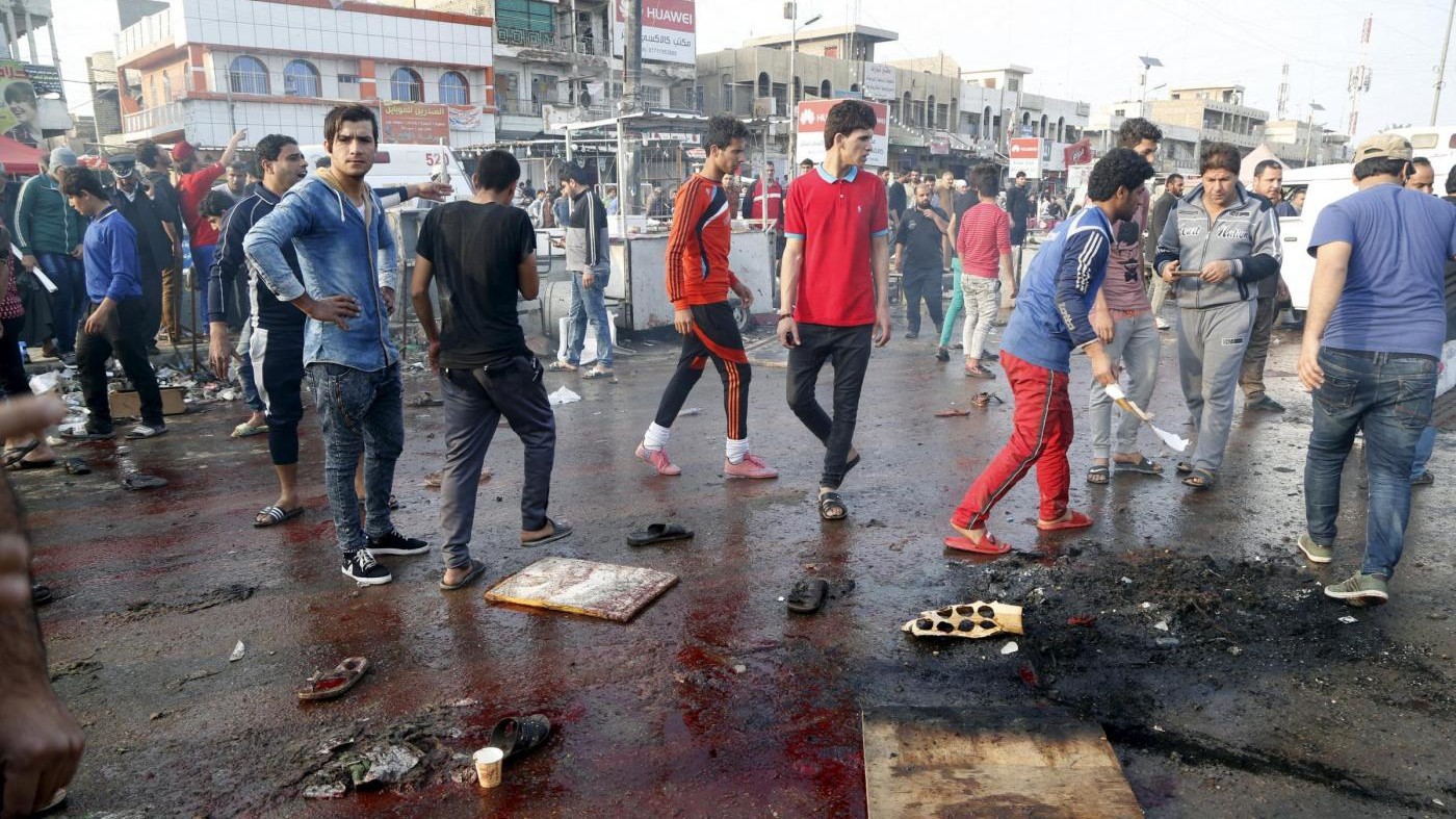 Iraq, doppio attentato in un mercato di Baghdad