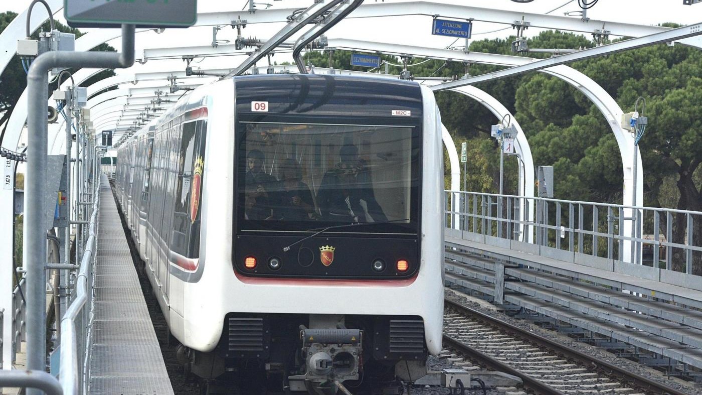 “Non fumate in metro”. E vengono pestati: uno in coma