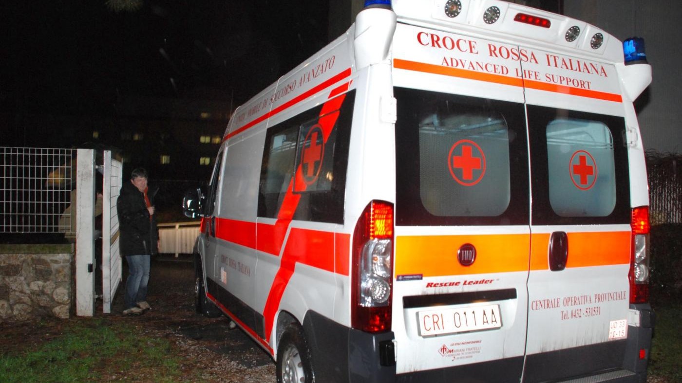 Torino, scontro tra bus e tram: 4 persone in ospedale