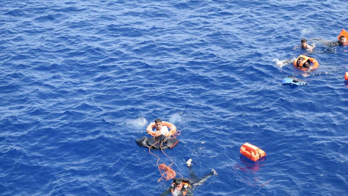 Egitto, naufraga barcone con 600 migranti a bordo: oltre 50 morti