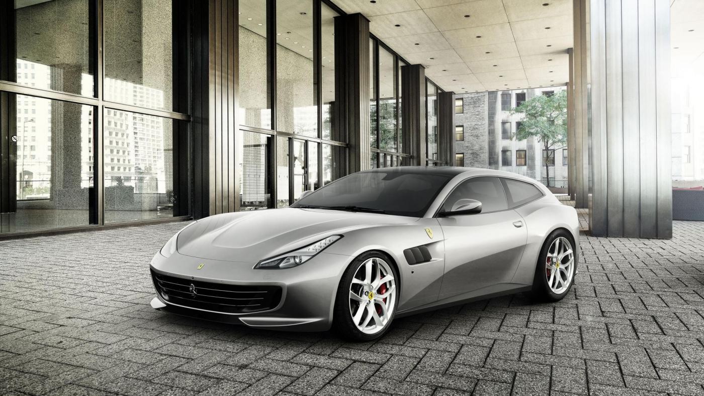 La Ferrari GTC4Lusso T debutta al Salone di Parigi