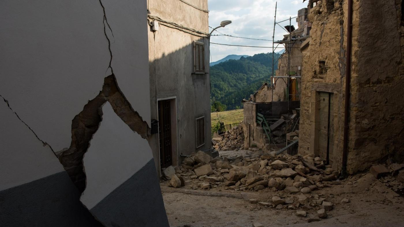 Terremoto, sfollata: Prendo tranquillanti ma non dormo, penso a casa mia