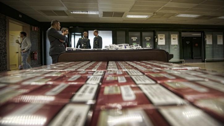 Caserta, sequestrate 5 tonnellate di sigarette di contrabbando