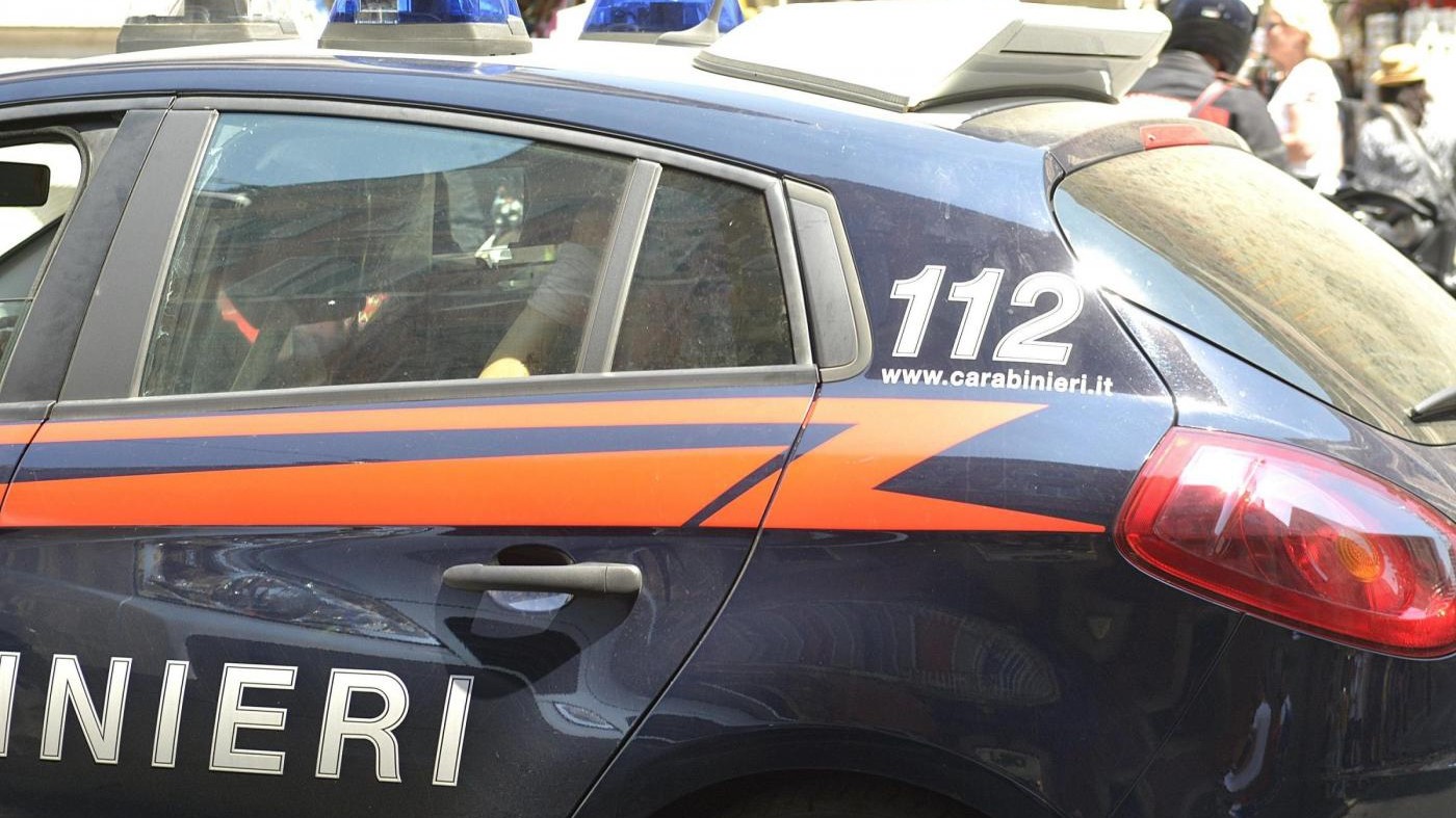 Ubriaco aggredisce moglie e carabinieri: arrestato