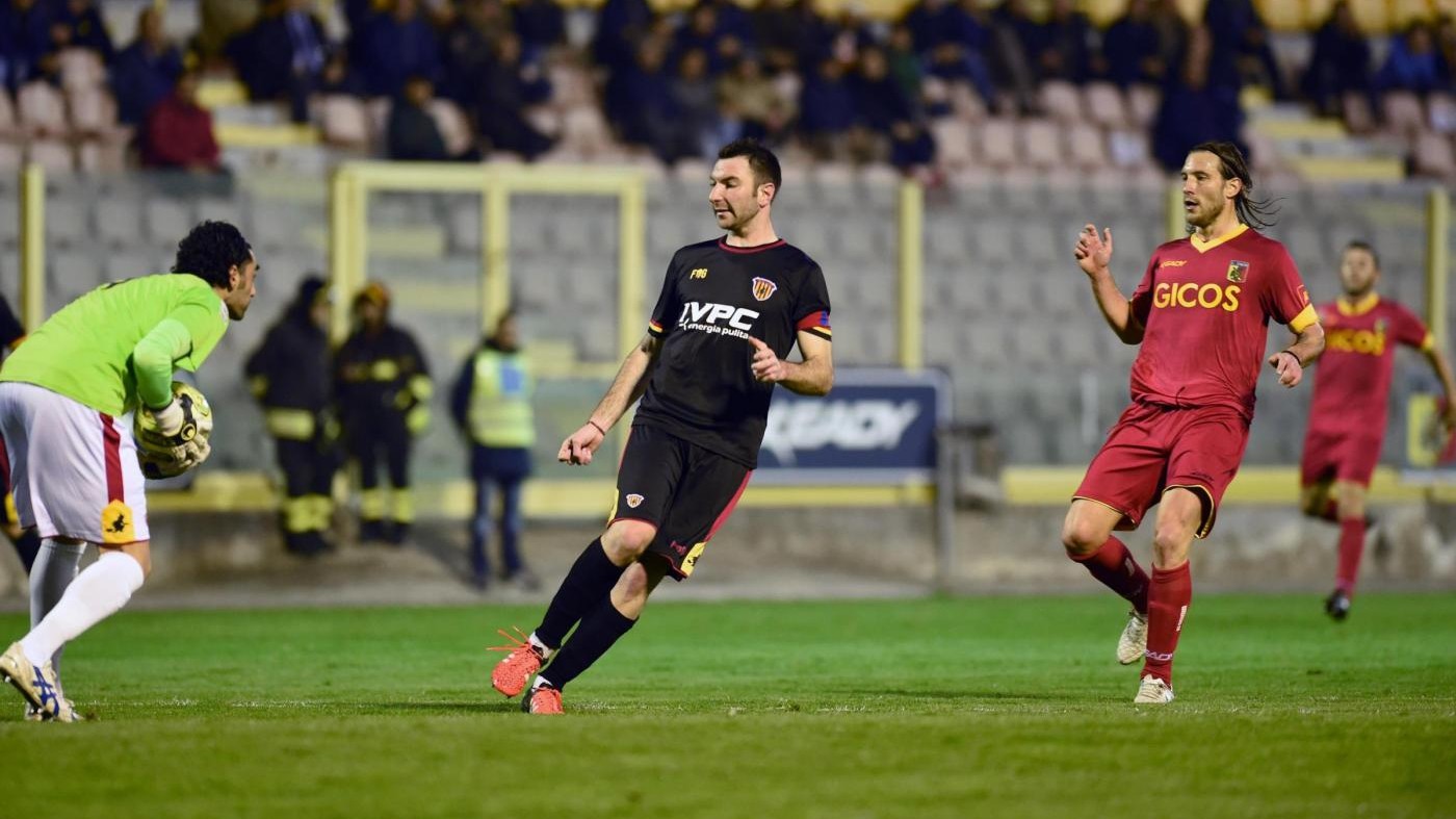 Catanzaro pareggia con la capolista Benevento 1-1