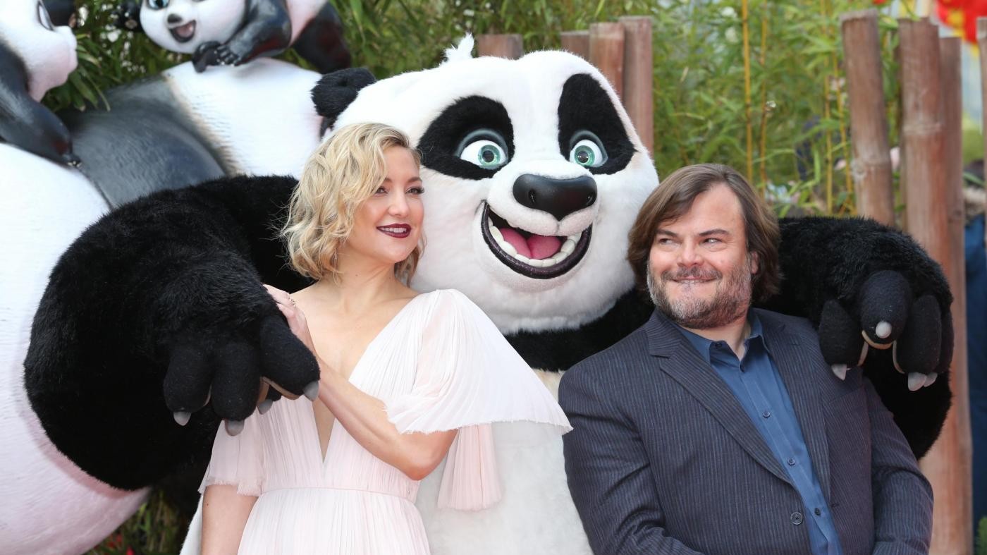 Londra, Kate Hudson scollatissima a premiere ‘Kung Fu Panda 3’