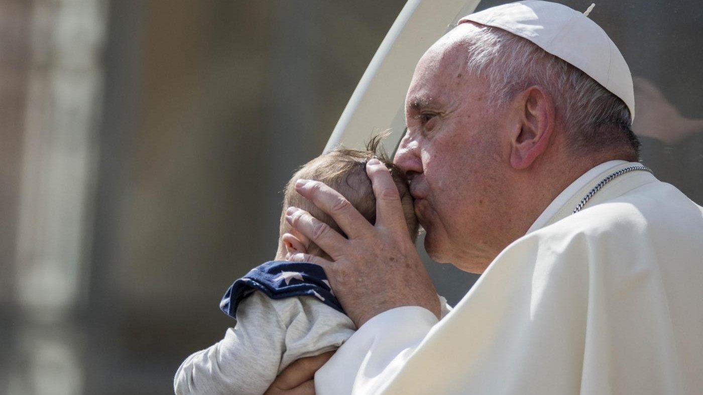 Papa a famiglie vittime Nizza: Amore per disarmare l’odio