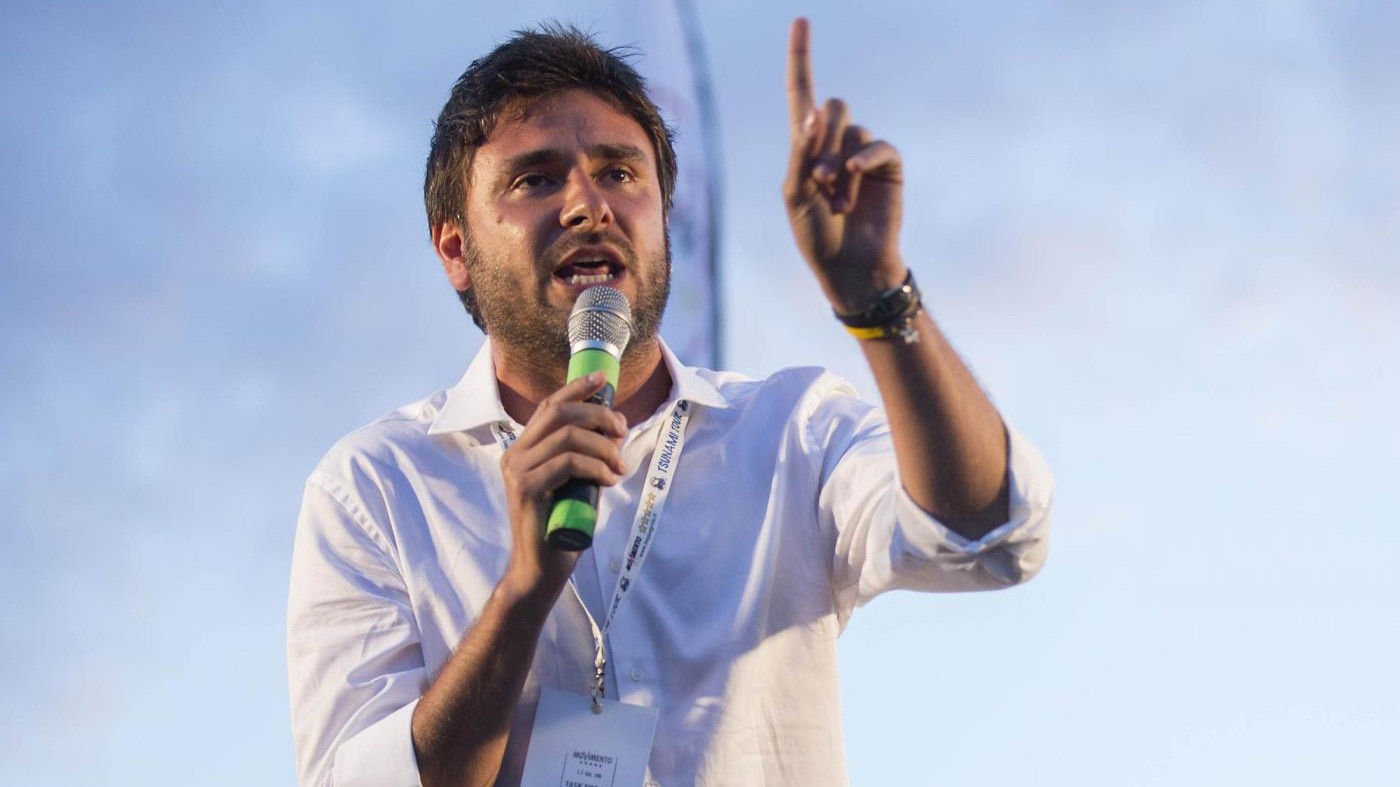 Di Battista attacca: Referendum? Renzi mente più di Berlusconi