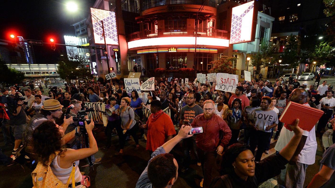 Charlotte, polizia pubblica video: ancora dubbi e proteste