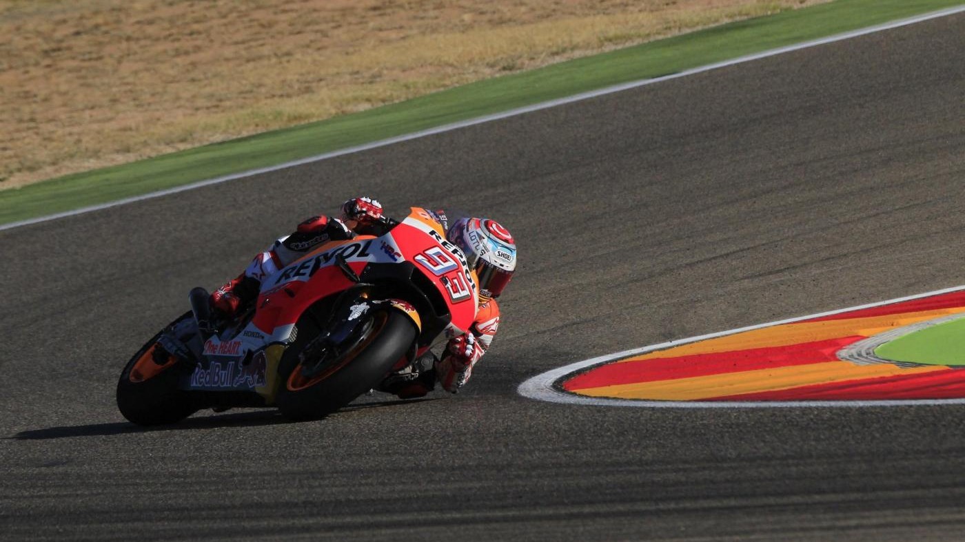 MotoGp, Aragon: Marquez il più veloce nel warm up, Rossi settimo