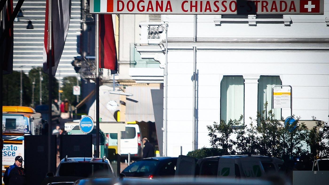Dal Canton Ticino freno a italiani: limitazioni per i frontalieri