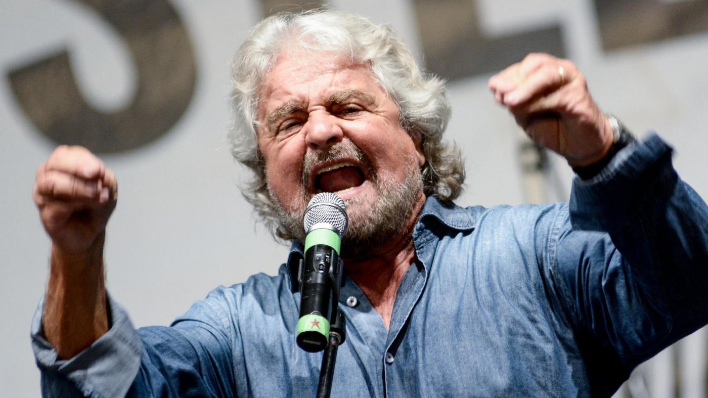 Ponte Stretto, Grillo: Renzi Menomato morale, si smentisce da solo