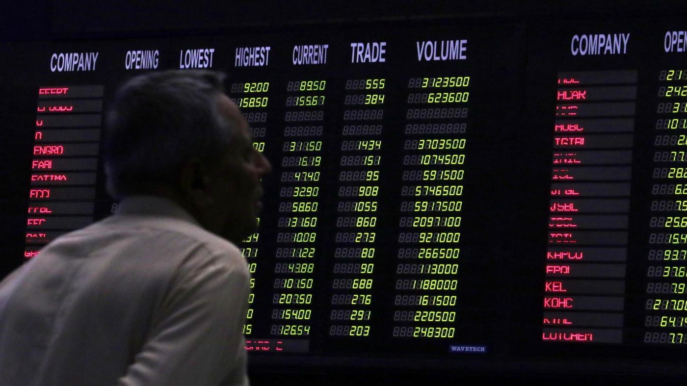 Borsa, Piazza Affari chiude in negativo dopo pausa di Ferragosto