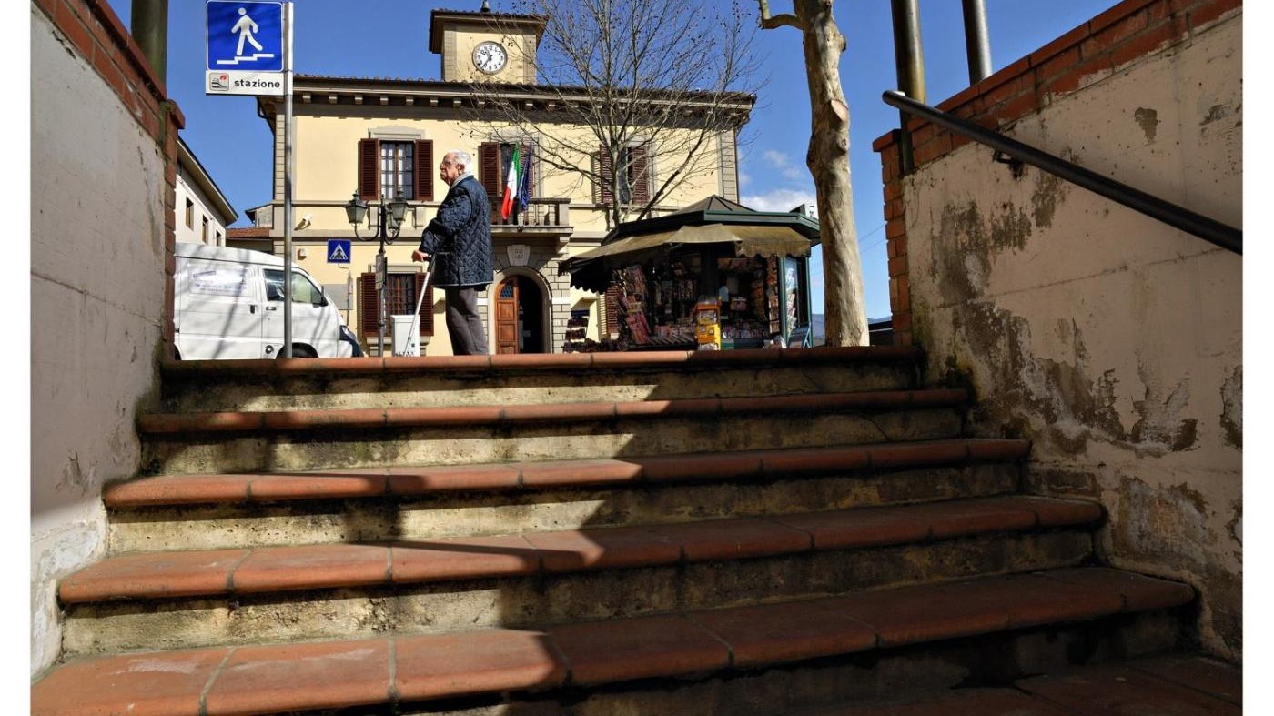 Milano, senzatetto tenta di violentare una donna in stazione