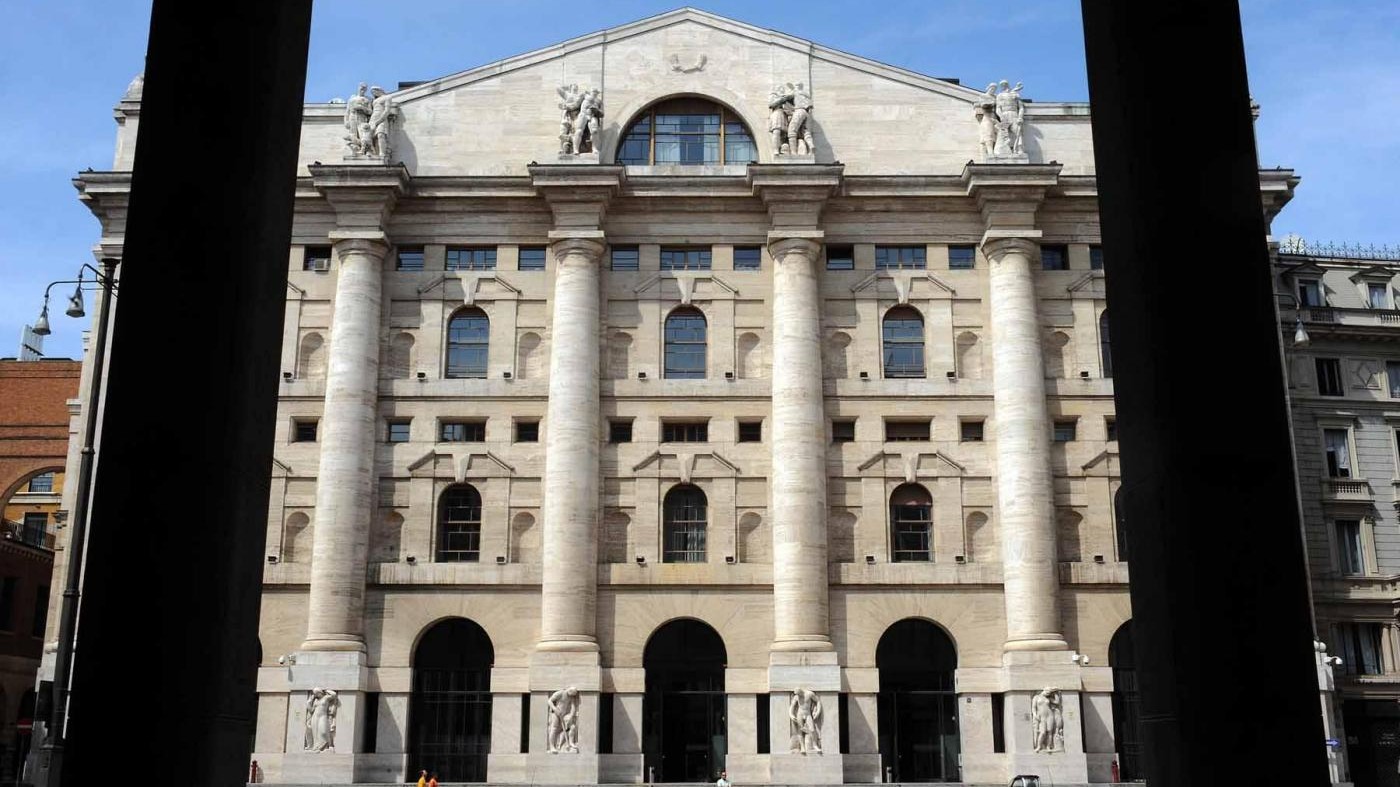 Borsa, Piazza Affari centra il rimbalzo, Mediaset maglia rosa