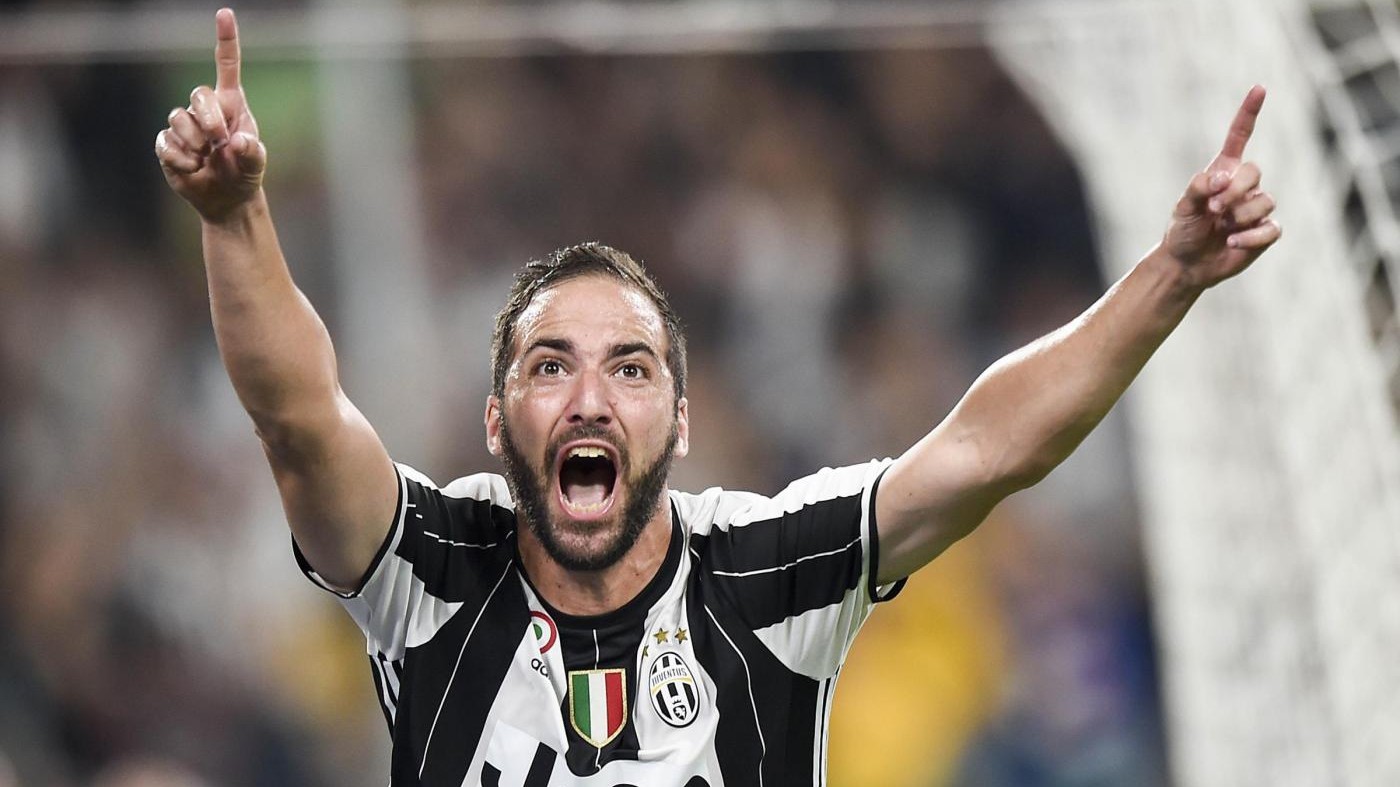 Higuain entra e segna dopo 9′: Juventus batte Fiorentina 2-1