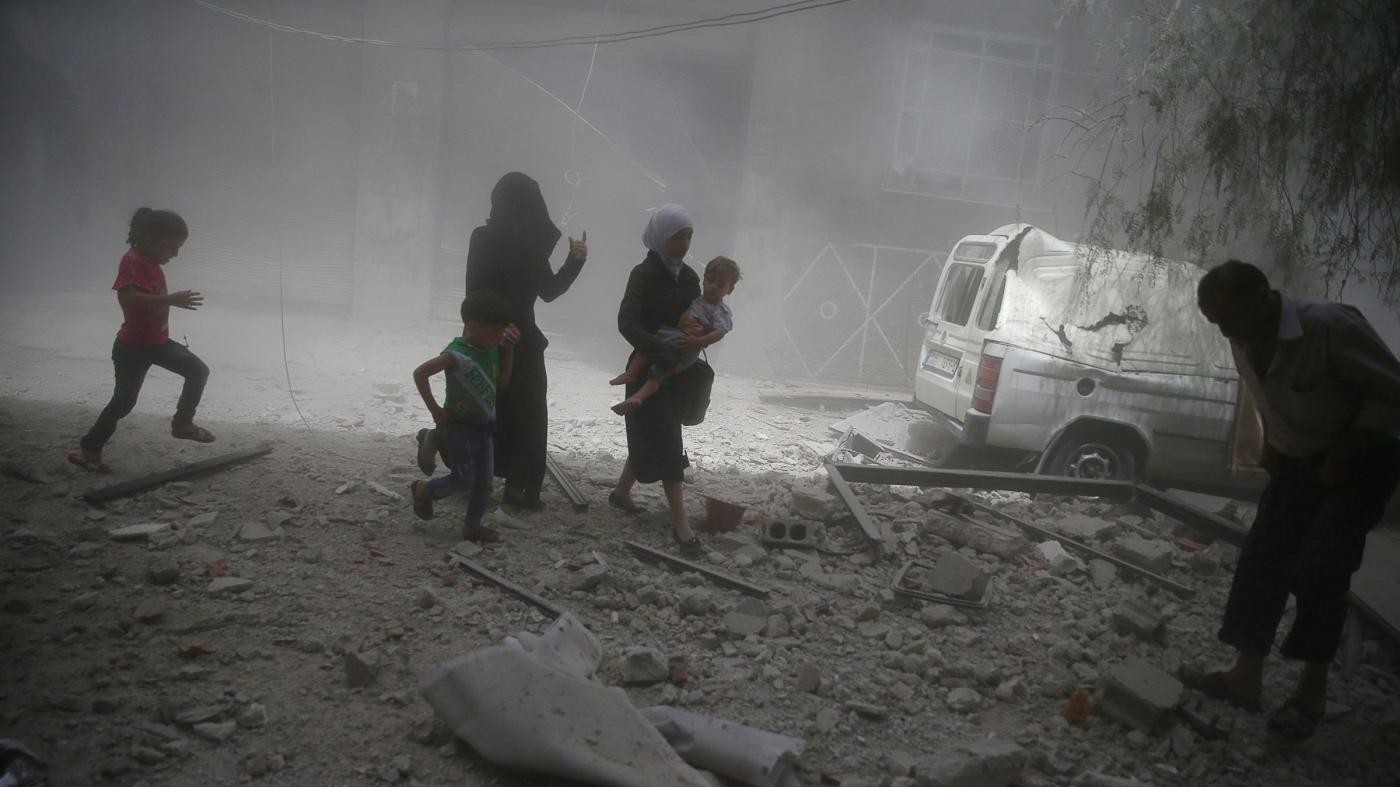 Siria, raid aerei in provincia Aleppo: 25 morti, fra loro 2 bambini