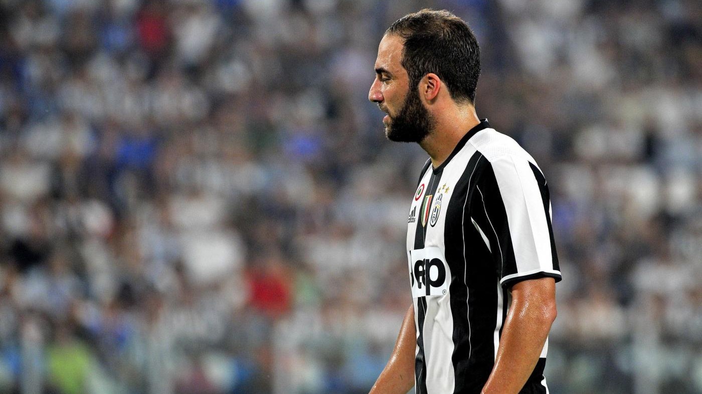 Cavani stoccata a Higuain: Io non sarei mai andato alla Juve