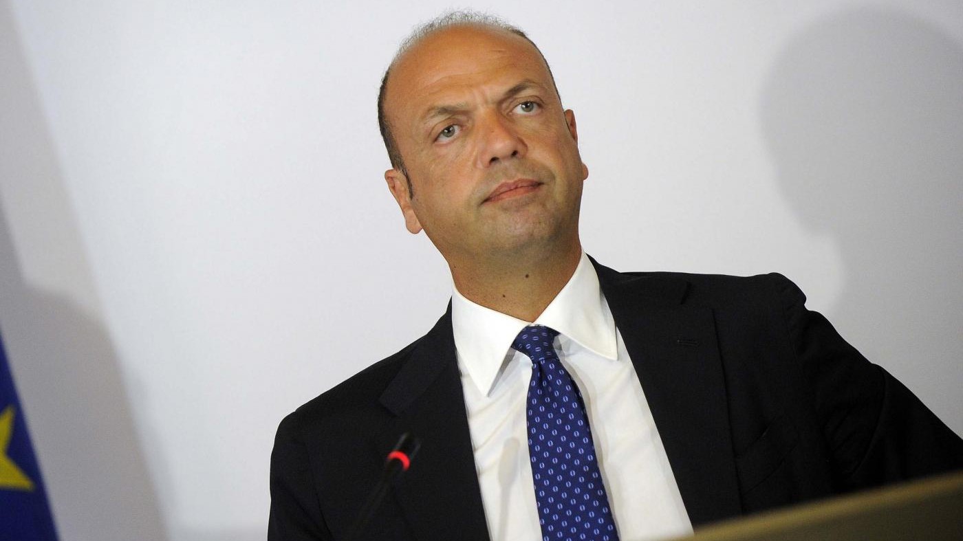 Migranti, Alfano: Replicare accordo con Turchia in Libia