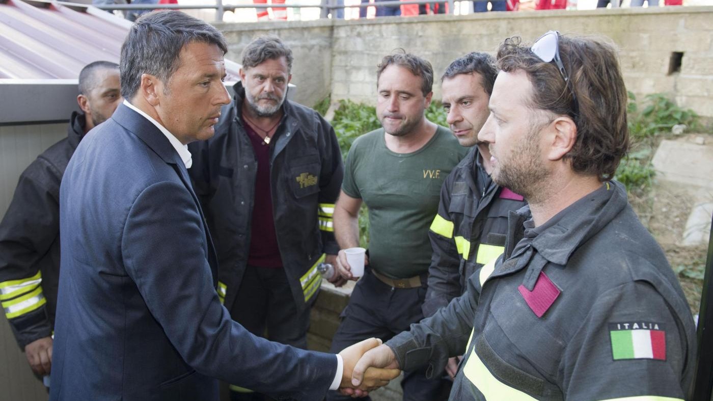 Terremoto, Renzi: Almeno 120 vite spezzate e non è bilancio definitivo