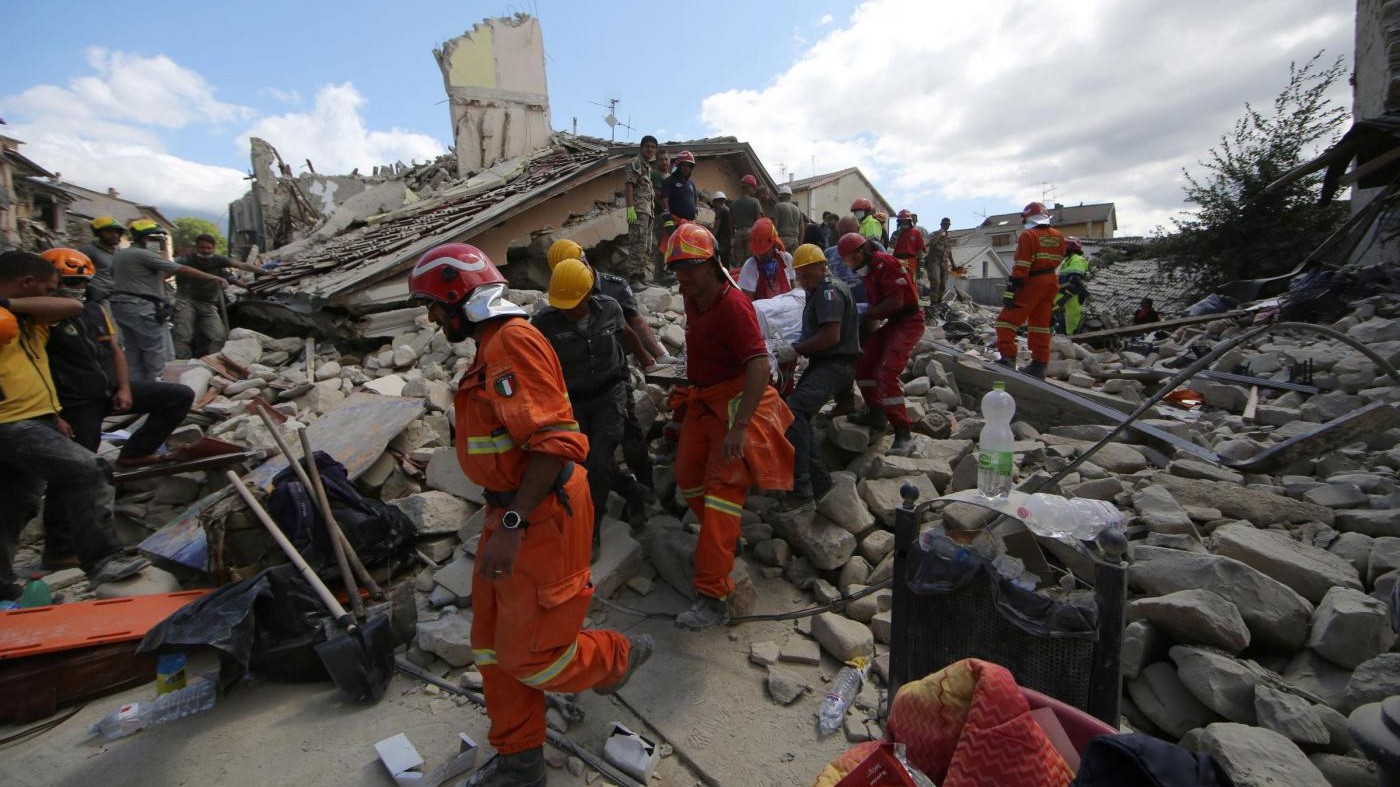 Terremoto, ad Amatrice si teme il peggio per 70 ospiti dell’Hotel Roma
