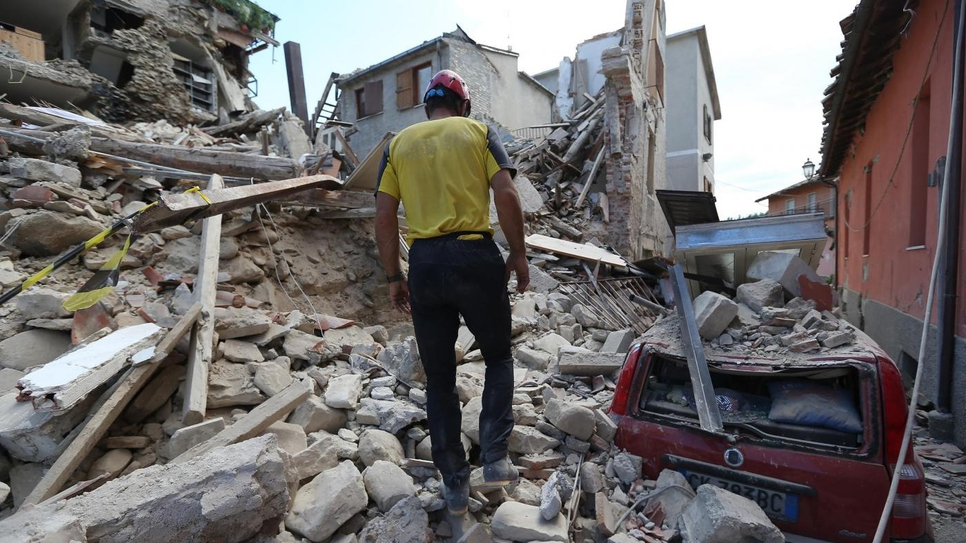 Terremoto, estratto corpo senza vita ad Amatrice: è un bambino