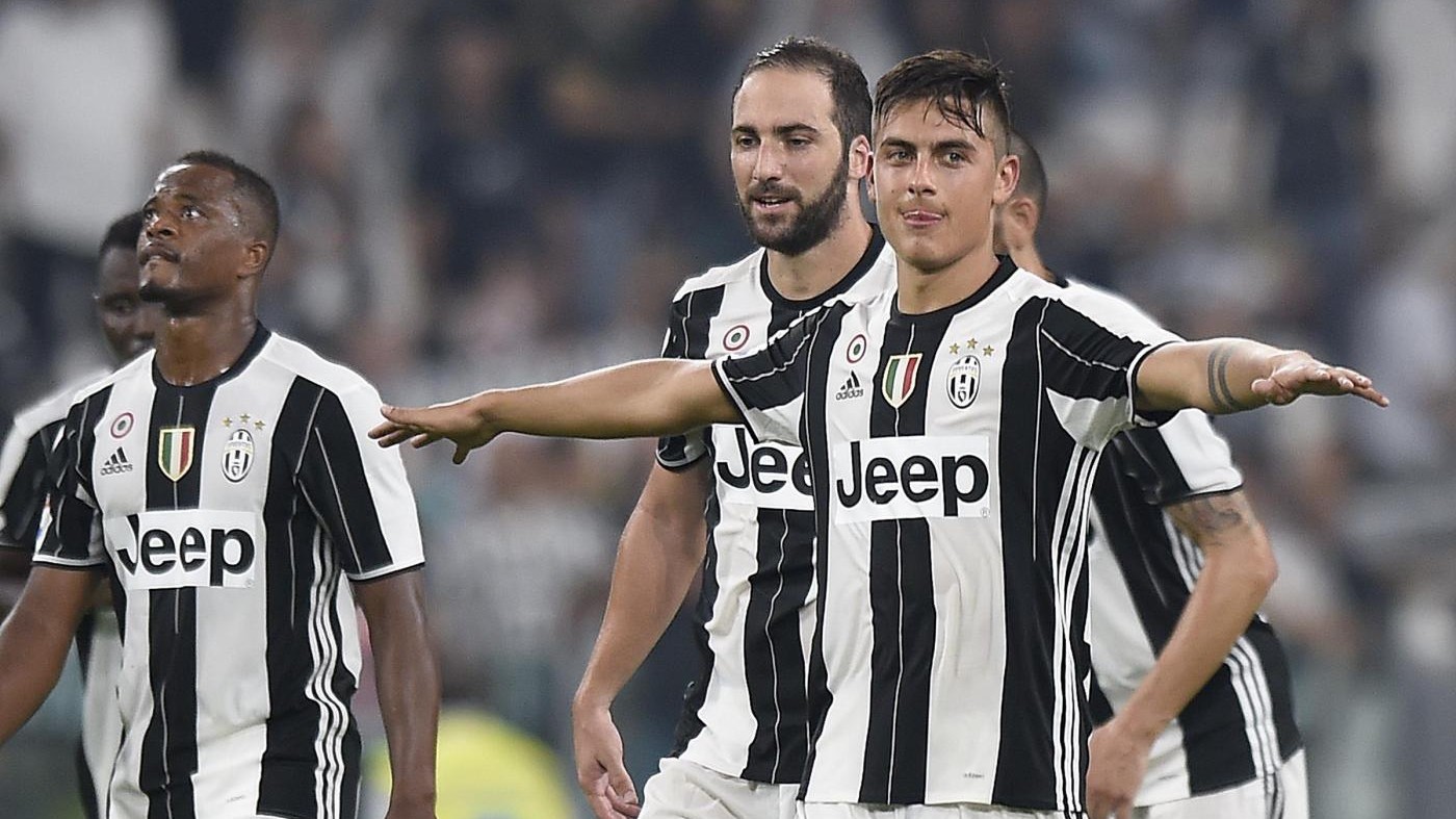 Terremoto, Dybala mette all’asta maglia che userà in Lazio-Juve