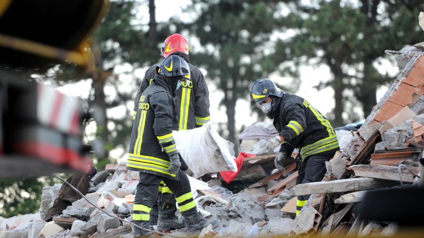 Terremoto, salgono a 278 i morti, 2500 le persone assistite