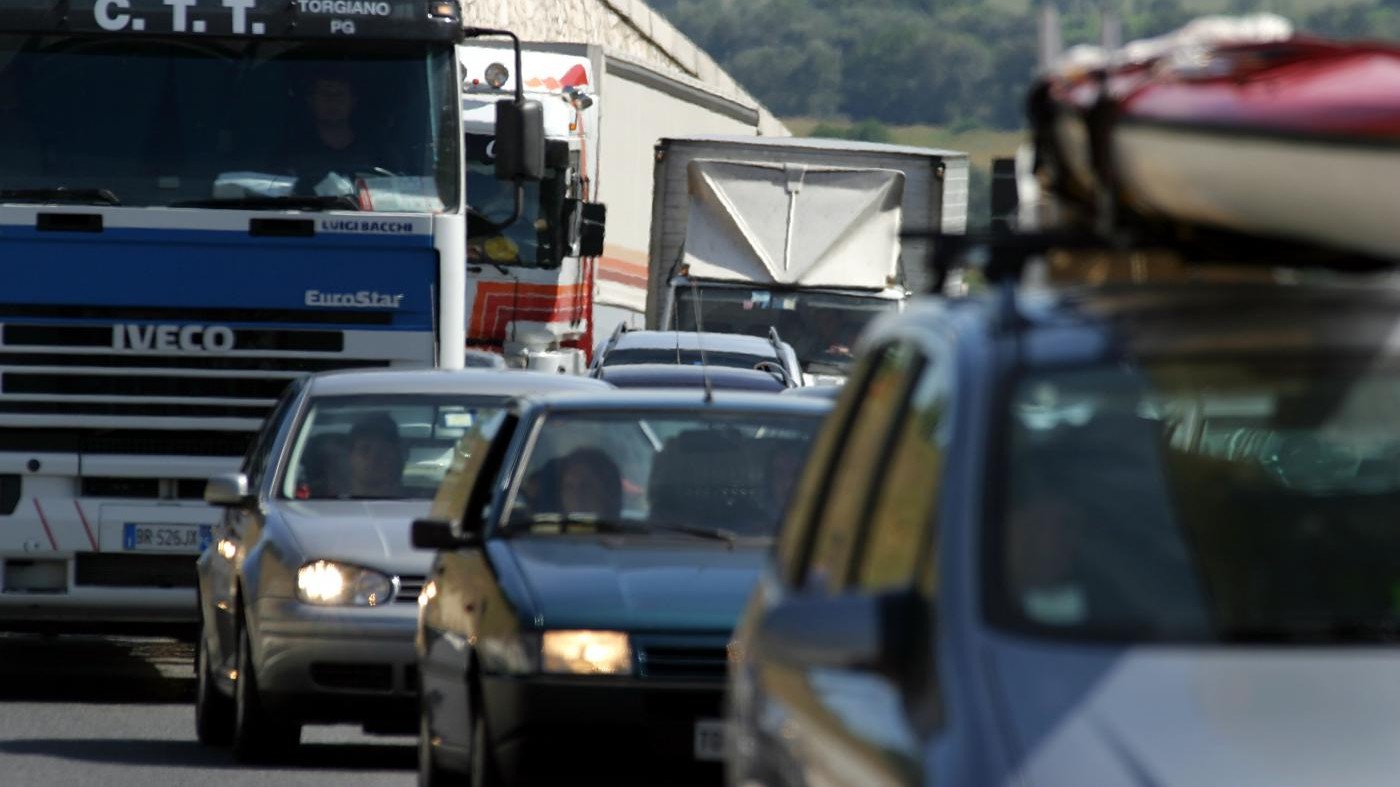 Traffico, weekend da bollino rosso su strade e autostrade