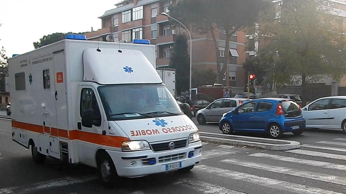 Aeronautica trasporta d’urgenza donna incinta a Roma