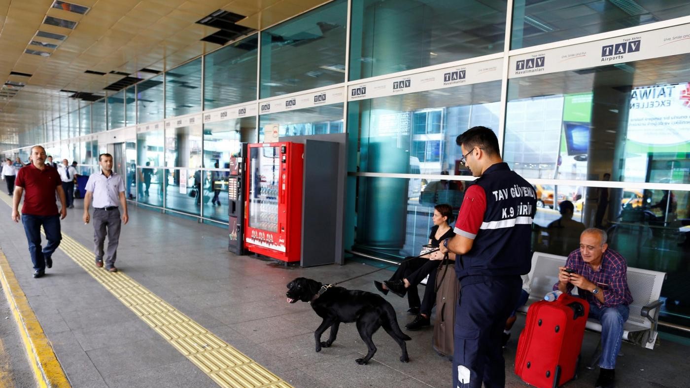 Turchia, 4 razzi esplodono fuori da aeroporto Diyarbakir