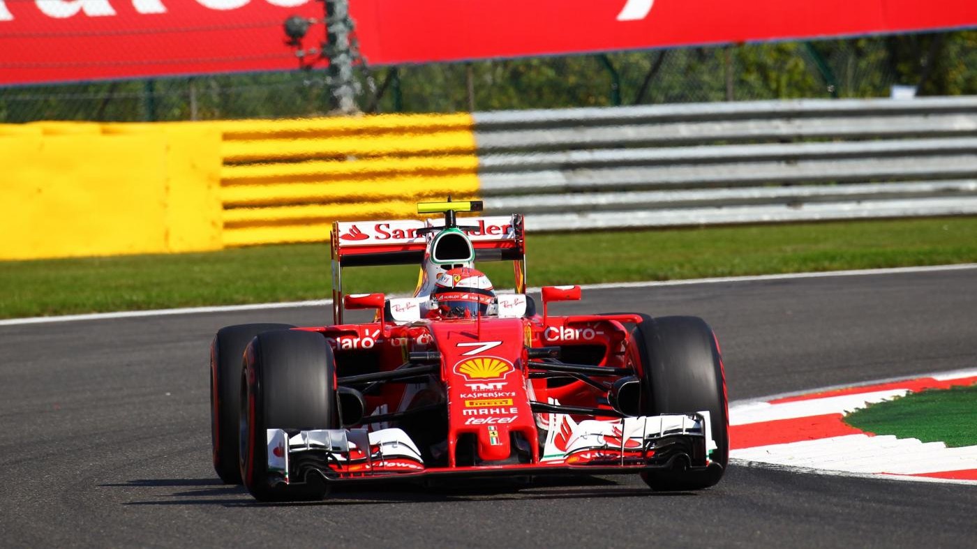 F1, Gp Belgio: al via subito contatto tra Raikkonen e Vettel