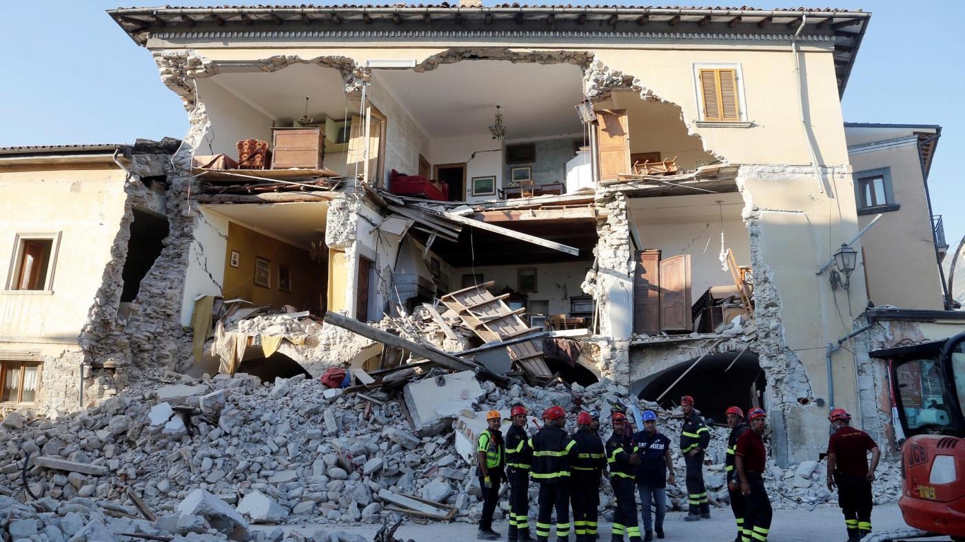 Terremoto, allarme dell’osservatorio nazionale amianto: Rischio dispersione di fibre
