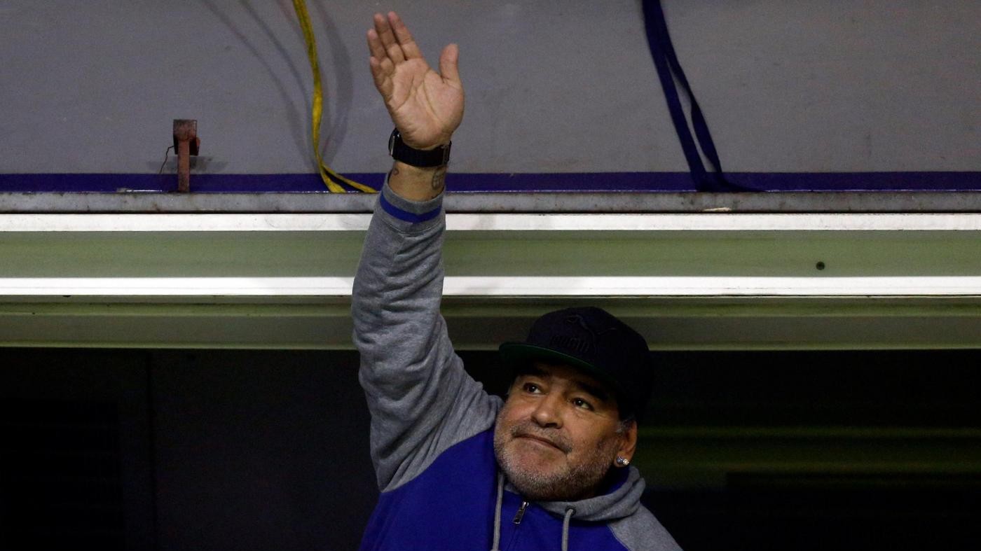 Problemi con il passaporto, Maradona bloccato in Argentina