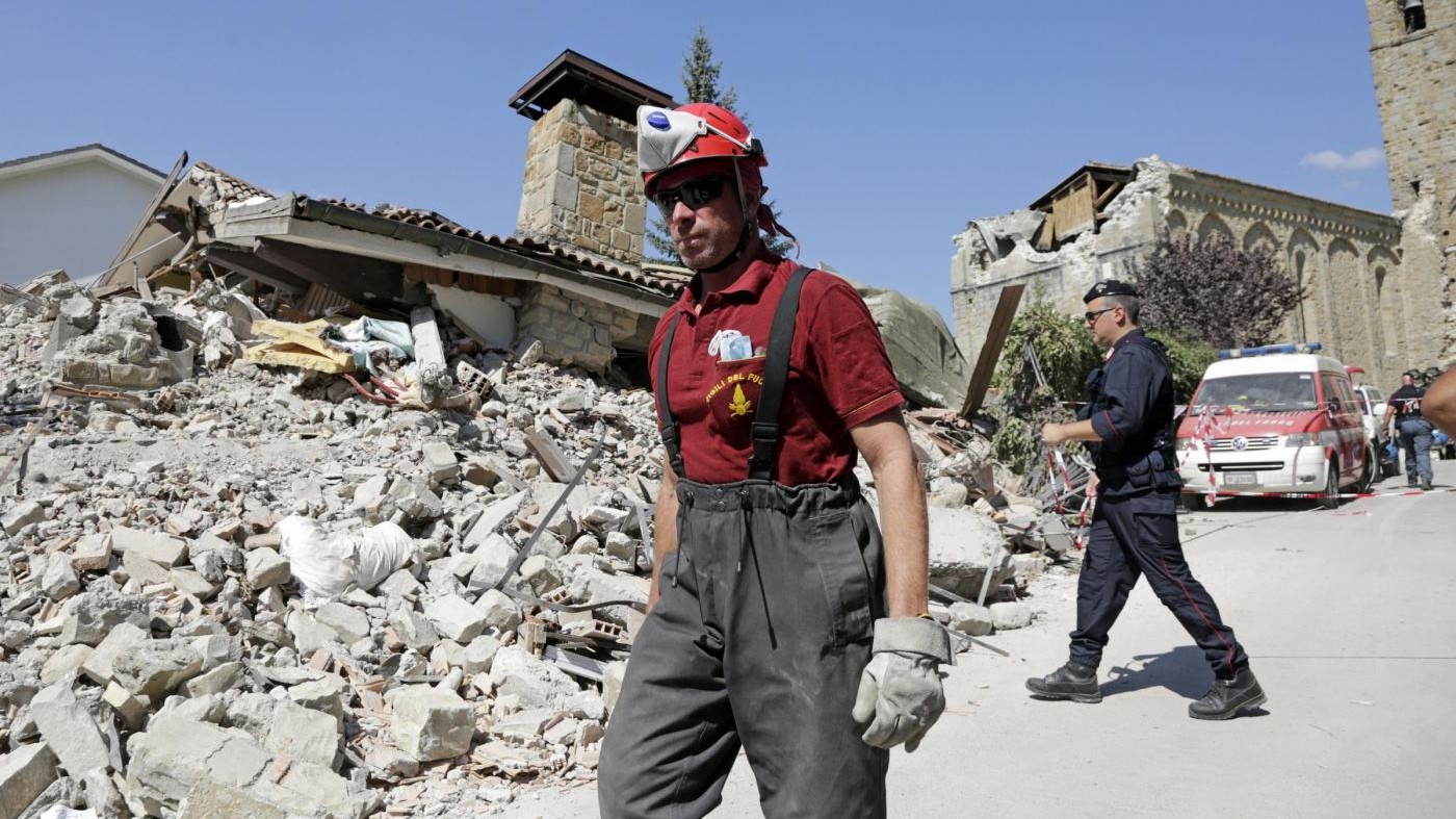 Terremoto, soldi donazioni sul suo conto: preso sciacallo web
